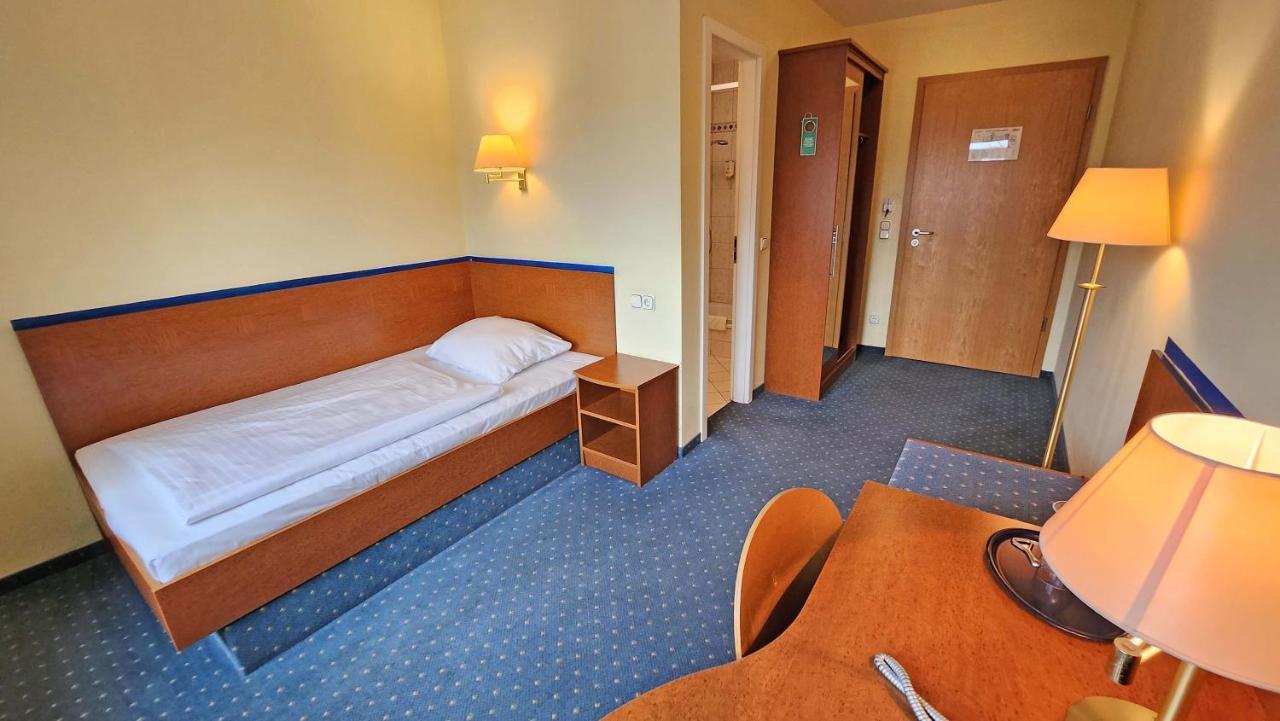 Amadeus Neustadt 3* Дрезден
