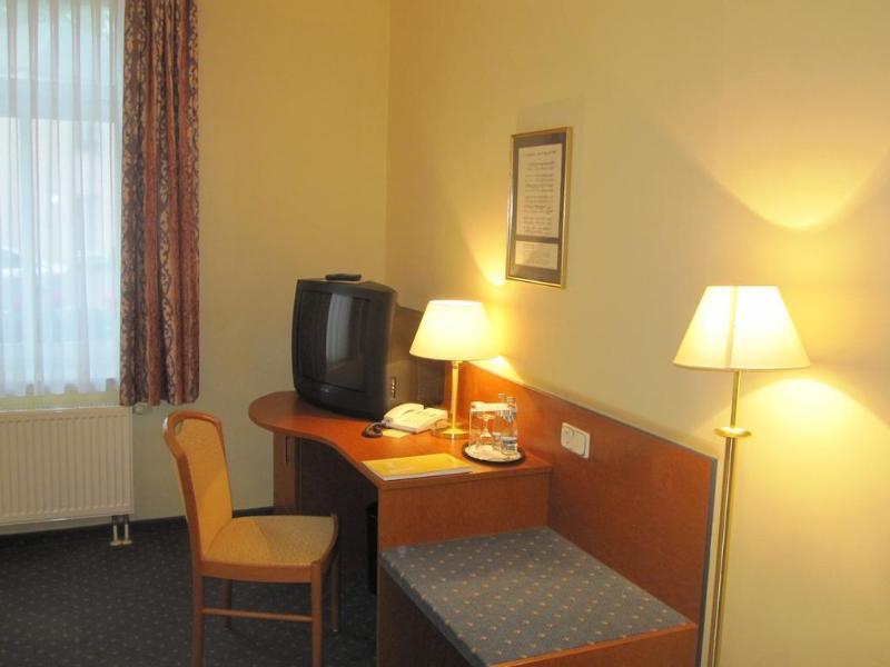 Amadeus Neustadt 3* Дрезден