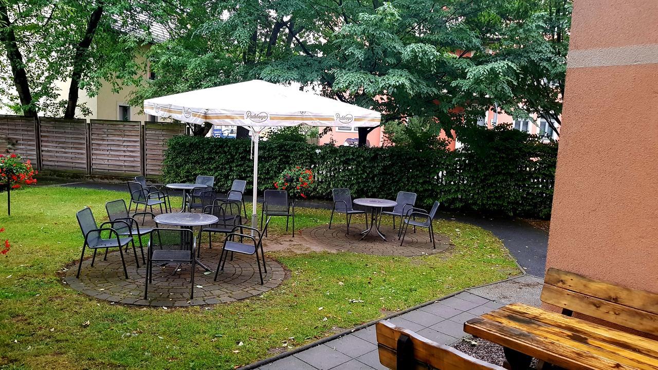 Отель Amadeus Neustadt 3*
